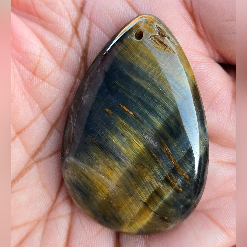 Teardrop Tiger's Eye Pendant